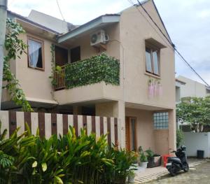 Bygningen som villaen ligger i