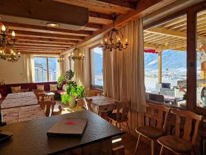 Un lugar para sentarse en Panorama-Ferienhaus im Stubaital