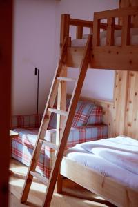 Letto o letti in una camera di Hotel Zur Post