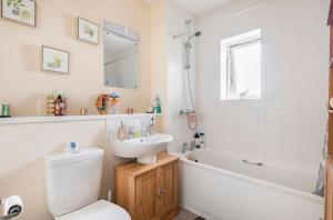 Ένα μπάνιο στο Comfy city room +12 φωτογραφίες