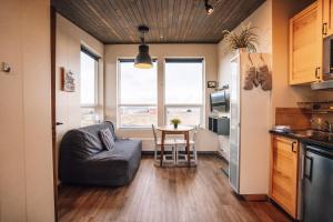 Dapur atau dapur kecil di Blue View Cabin 4B With private hot tub