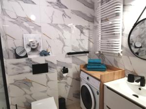 Ένα μπάνιο στο Apartament BorMik, 150m od plaży, basen +2 φωτογραφίες