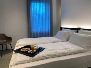 En eller flere senge i et værelse på Villa Sembenini Suite with terrace + 18 billeder