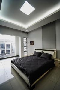 Postel nebo postele na pokoji v ubytování Peaceful Home for Big Groups