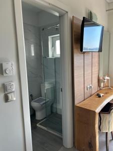 Ένα μπάνιο στο Perea Hotel 