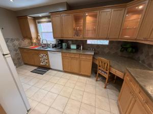 Dapur atau dapur kecil di HOMESTAY NEXT TO SQUARE ONE MALL- 5 Mins Airport-24 HRS CHECKIN-MAJOR COST CUT