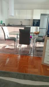 Kuchyňa alebo kuchynka v ubytovaní House Jopa