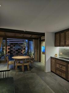 Η κουζίνα ή μικρή κουζίνα στο Minh House- 9 Phuoc Truong 7