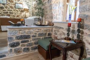 A kitchen or kitchenette at Stratis Tower since 1892