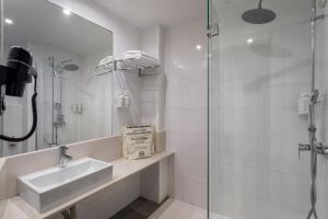 Koupelna v ubytování B&B HOTEL Valencia Ciudad de las Ciencias