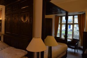 Posezení v ubytování Noel Arms - "A Bespoke Hotel"