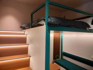 Letto o letti a castello in una camera di Joey's Hostel Agra - 200m from Taj Mahal
