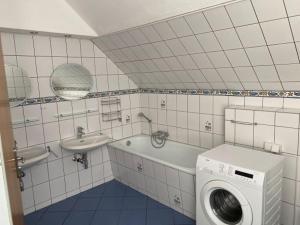 Ένα μπάνιο στο Wohnsol Apartments und Gästezimmer