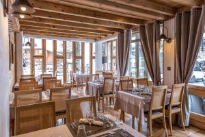 Restaurace v ubytování Logis Hotel Gai Soleil