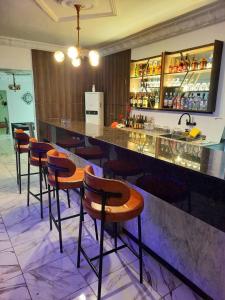 Lounge nebo bar v ubytování Hôtel Hawaii