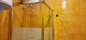 Ένα μπάνιο στο Grid Apartment +14 φωτογραφίες