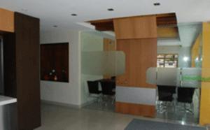 Η κουζίνα ή μικρή κουζίνα στο Meadows Residency