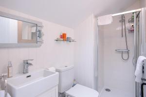 Koupelna v ubytování Art Cottage, Aldeburgh + 30 fotografií