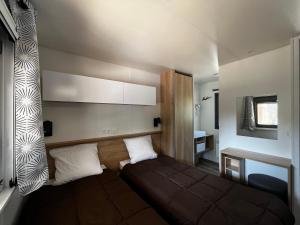 Youcamp Village - Marseille Provence客房内的一张或多张床位
