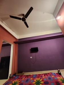 Postel nebo postele na pokoji v ubytování Moonlight Cottage + 3 fotografie