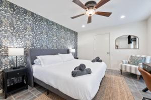 Giường trong phòng chung tại Villa for 50 ppl-Heated Pool & Private Cinema