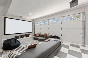 Giường trong phòng chung tại Villa for 50 ppl-Heated Pool & Private Cinema