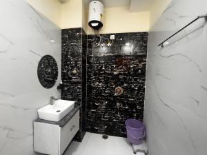 Fotografie z fotogalerie ubytování Sanjay Hotel v destinaci Jari + 12 fotografií