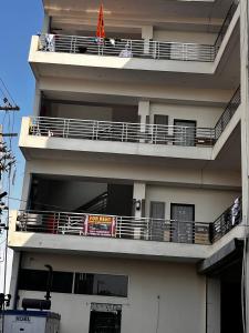 Balkón nebo terasa v ubytování Sanjay Hotel