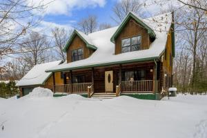 Sleepy Moose - New! Log Cabin in Sister Bay, Dogs and Near Beach v zimě