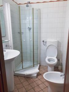 Bilik mandi di Relais Stella