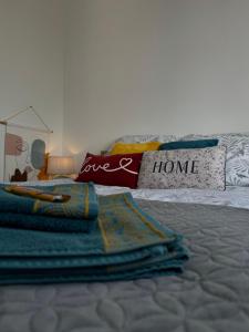 Posteľ alebo postele v izbe v ubytovaní Apartament -Jak w domu- Czeladź 60m2 Centrum Katowic 10km