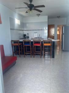 Köök või kööginurk majutusasutuses Apartamentos Rocky Cay Bay