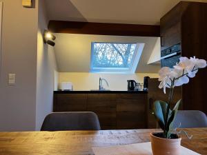 Nhà bếp/bếp nhỏ tại Vallisca +3 ảnh