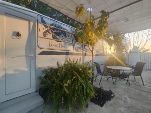 Fotografie z fotogalerie ubytování Couples Getaway Bus v destinaci Klorakas