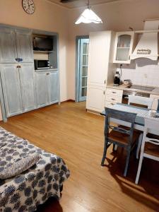 Kuchyň nebo kuchyňský kout v ubytování La casina di Silverio