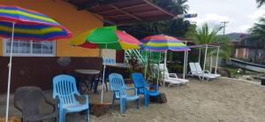 Kebun di luar Ofiuras Hostal