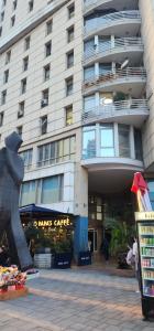 Το κτήριο όπου στεγάζεται  το διαμέρισμα