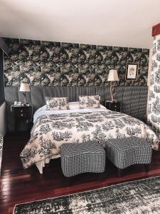 Cama ou camas em um quarto em Hotel Catedral Ski & Wellness