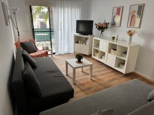 TV a/nebo společenská místnost v ubytování Theodoros Apt. 408