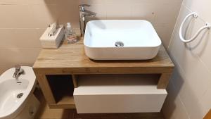 A bathroom at BRAVAHOLIDAYS-250-Poblet