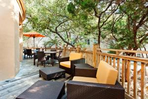 Balkón nebo terasa v ubytování Courtyard by Marriott Austin The Domain Area