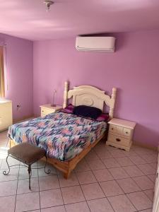 Postel nebo postele na pokoji v ubytování habitación a 2 cuadras de la Normal del Estado y 8 de ITESM