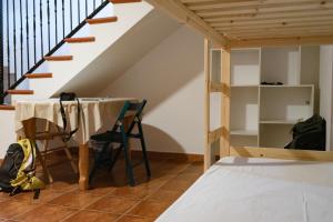 Istumisnurk majutusasutuses Coliving Together Gargano
