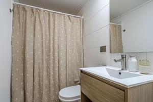 Un baño de Bright Santiago Apartment Near Attractions