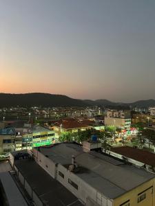 山景或在公寓看到的山景