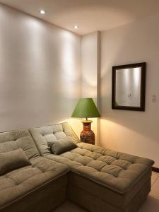Cobertura com Banheira e Cama King的休息区