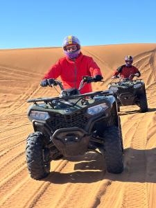 Hosté ubytování Sahara Desert Activites