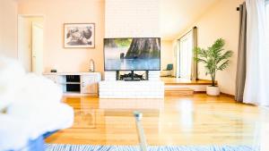 Gallery image of Dreamy Lux Heated Pool SPA 3BR in Urban Campbell in Campbell