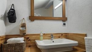 Koupelna v ubytování Studio apartman Gradna + 20 fotografií