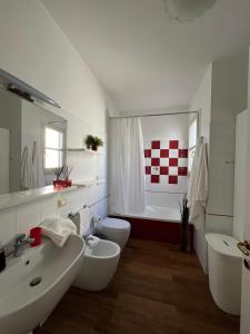 Koupelna v ubytování Clara house